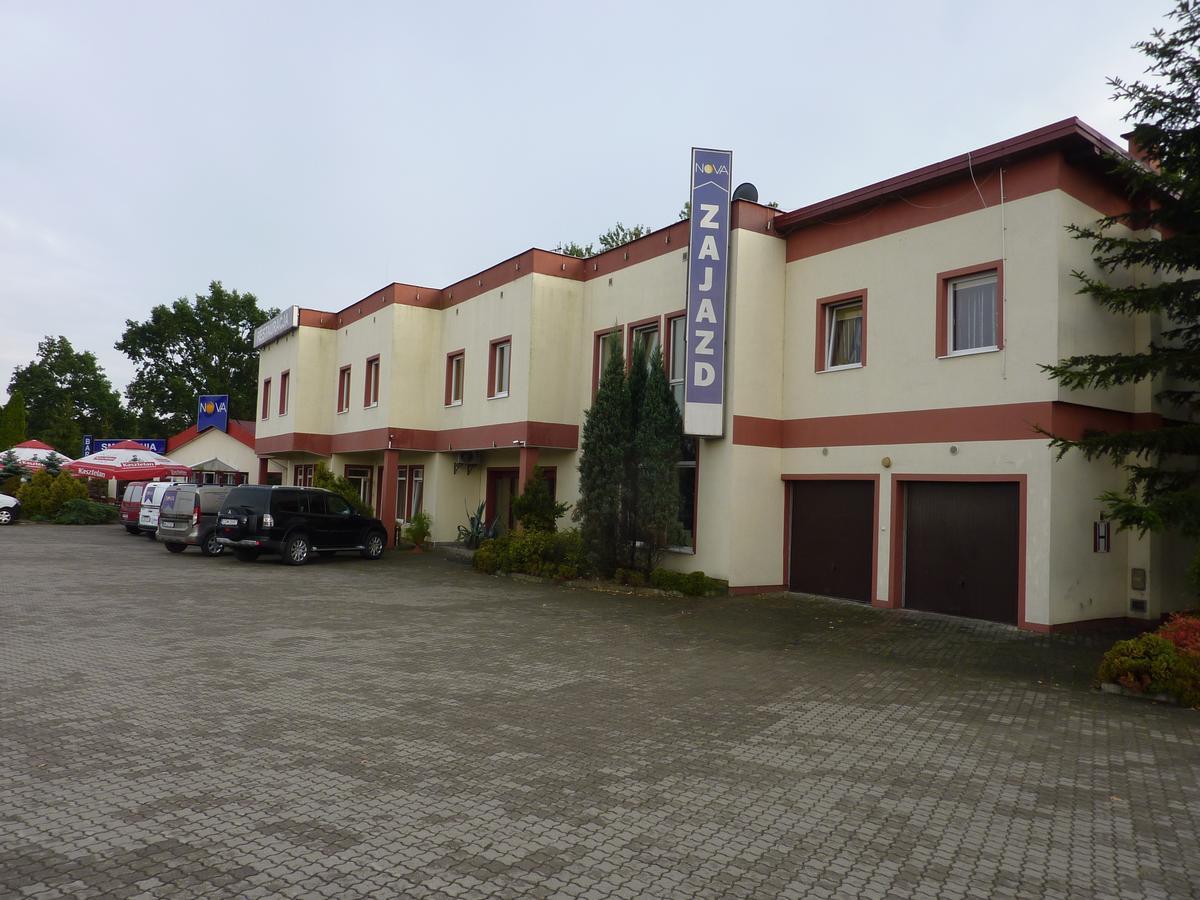 Restauracja - Hotel Nova Skepe Buitenkant foto